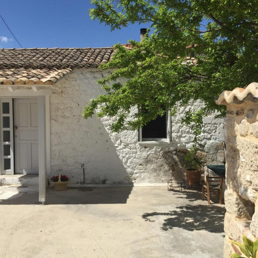 Aνεξάρτητη Παραδοσιακή Πέτρινη Κατοικία Corinth Экстерьер фото